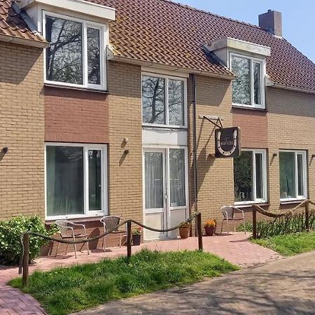 Pension Het Hoefijzer Buren  Esterno foto