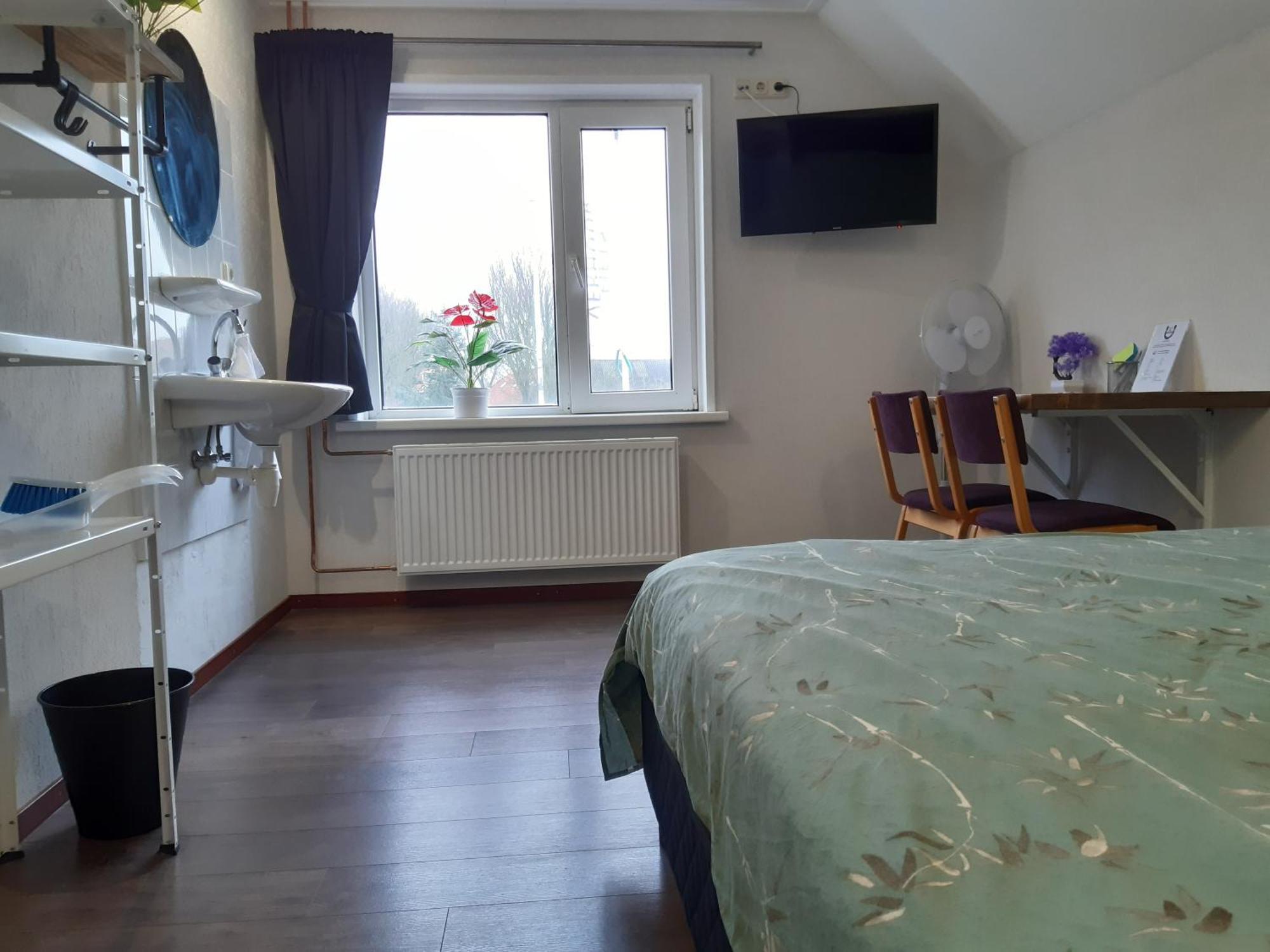 Pension Het Hoefijzer Buren  Esterno foto