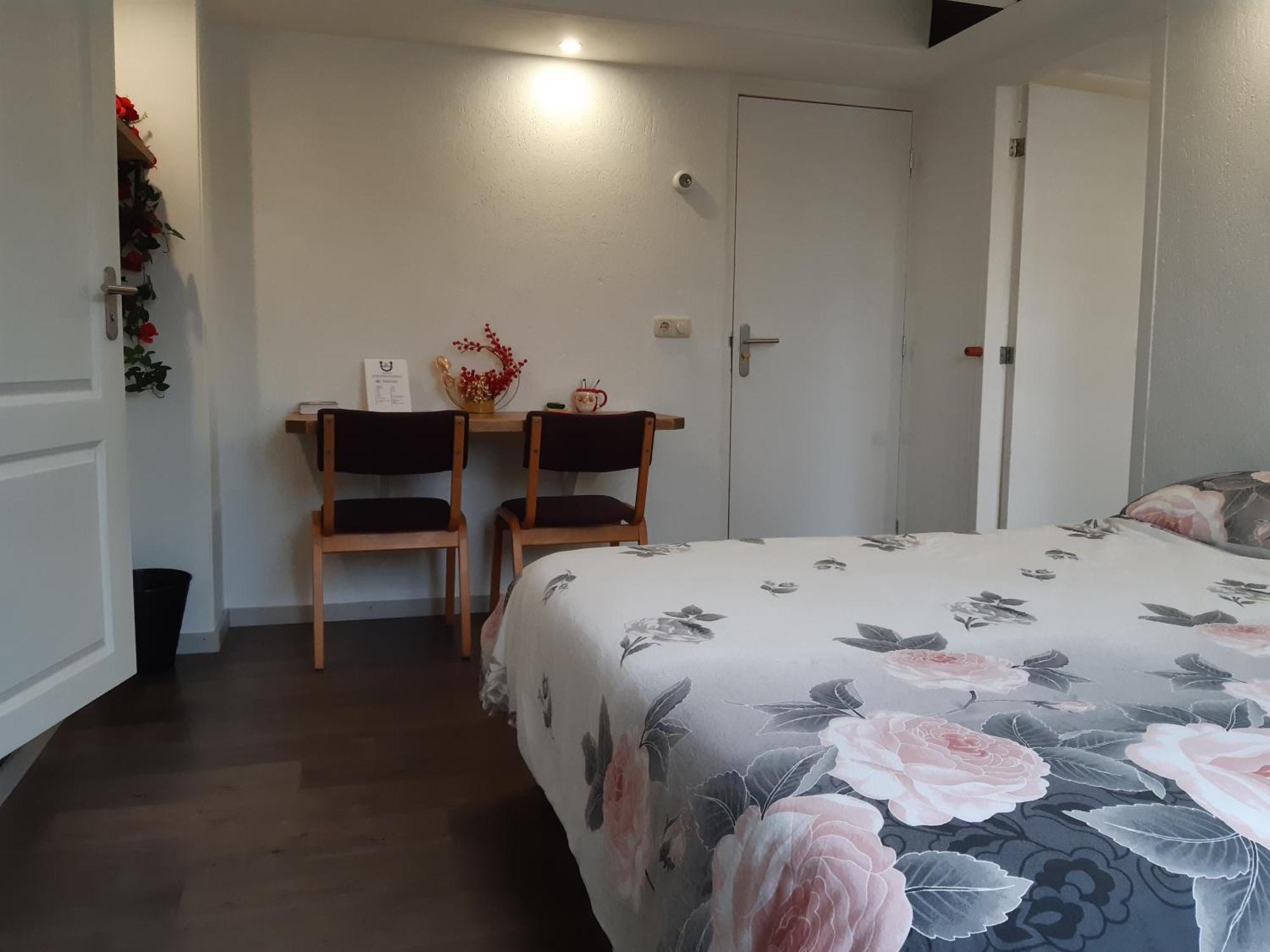Pension Het Hoefijzer Buren  Esterno foto